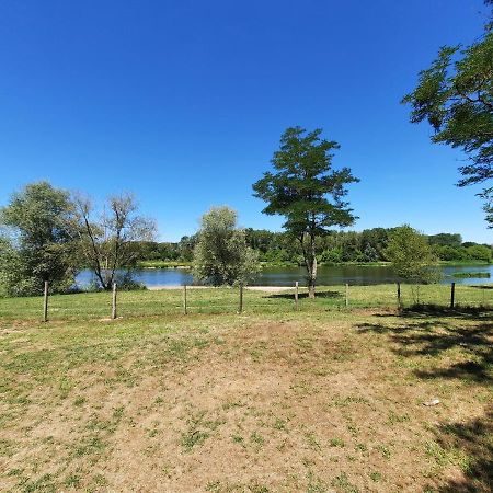 Camping Onlycamp Le Port Saint-Benoit-sur-Loire Luaran gambar