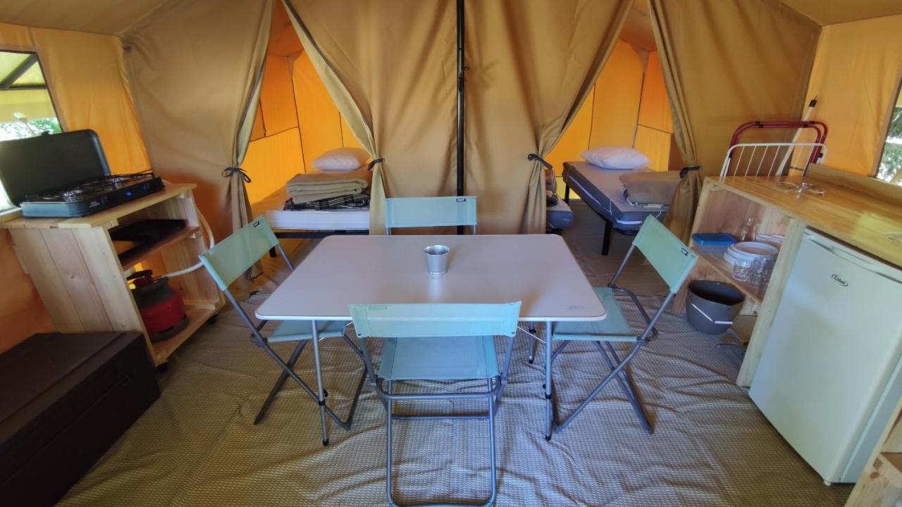 Camping Onlycamp Le Port Saint-Benoit-sur-Loire Luaran gambar